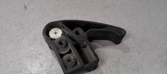 Engine bonnet (hood) release handle