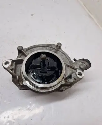 Nissan Navara D40 Vacuum pump 8200807472 701839061