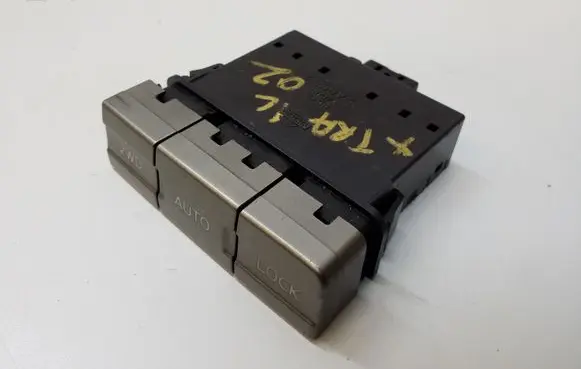 Nissan X-Trail T30 Differential lock switch OEM
