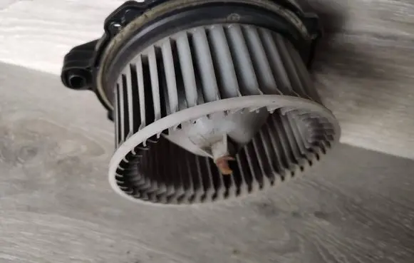 Isuzu Trooper Heater fan/blower