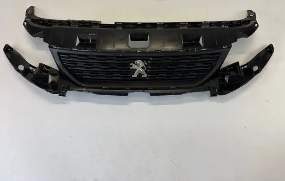 Peugeot Rifter Front bumper upper radiator grill 9818281980 G100