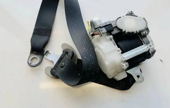 Toyota Prius (XW30) Front seatbelt 503112 7s2080p
