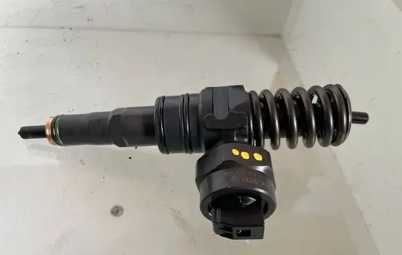 Audi A3 S3 8L Fuel injector 038130073AA