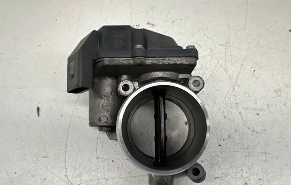 Audi A4 S4 B7 8E 8H Throttle valve A2C53112154