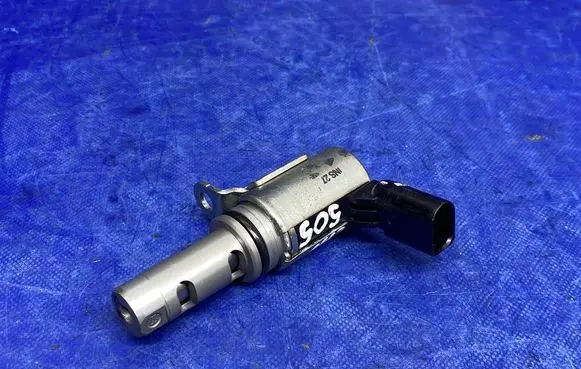 Volkswagen Golf VI Camshaft vanos timing valve 03C906455A