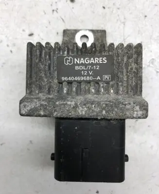 Nissan Qashqai Glow plug pre-heat relay 9640469680A