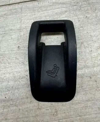 Volkswagen Touareg II ISOFIX cover 7P6887233A