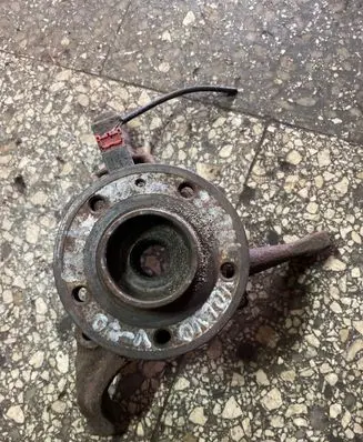 Volvo S70 V70 V70 XC Front wheel hub