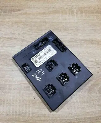 Audi A4 S4 B8 8K Comfort/convenience module 8K0907063DD