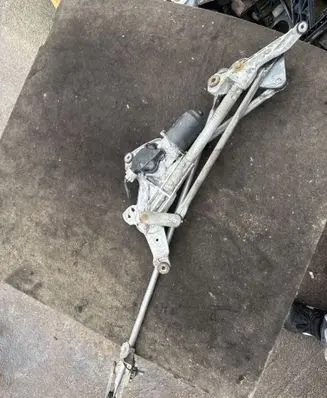 Mitsubishi Grandis Front wiper linkage and motor