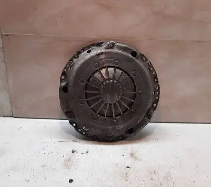 Volkswagen Golf III Pressure plate M228XM240