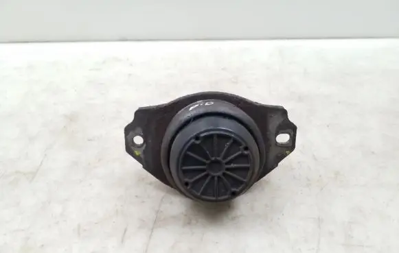 Land Rover Range Rover Sport L320 Engine mount bracket