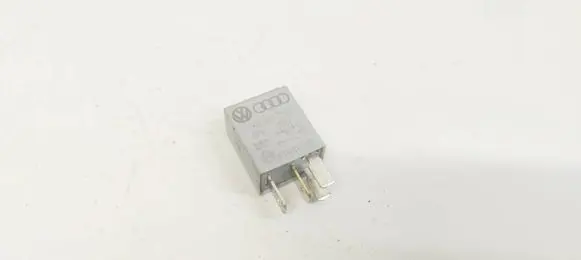 Volkswagen PASSAT B6 Other relay 1K0951253