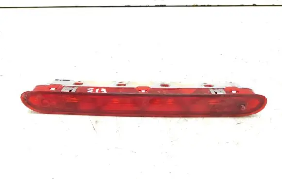 Peugeot Traveller Third/center stoplight 9811325880