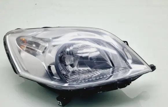 Fiat Fiorino Headlight/headlamp 1353197080