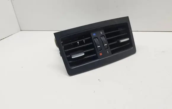 Rear air vent grill