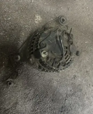 Audi A4 S4 B5 8D Generator/alternator