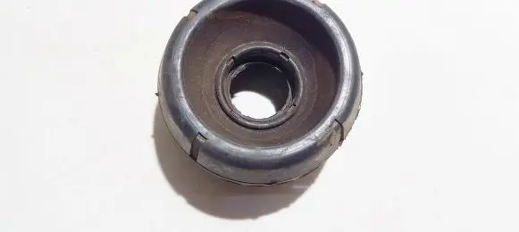 Skoda Octavia Mk1 (1U) Coil spring mount 1j0412331c