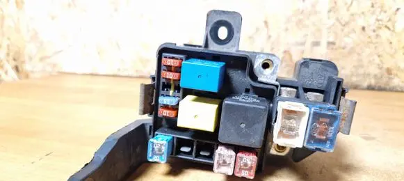 Hyundai Terracan Fuse module 91770h1000 04206311 H1010