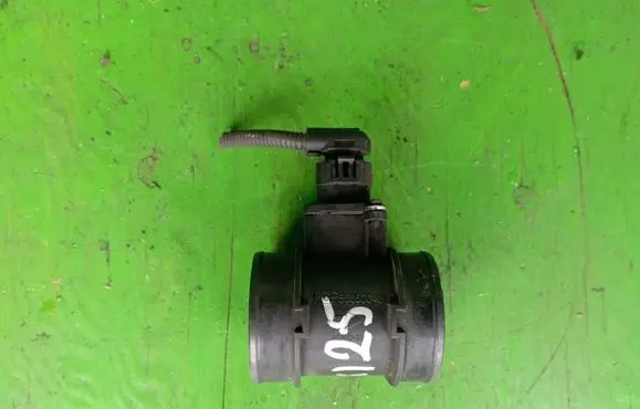 Opel Zafira B Mass air flow meter FGP55350046