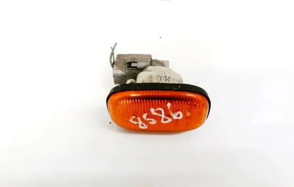 Toyota Previa (XR30, XR40) II Front fender indicator light