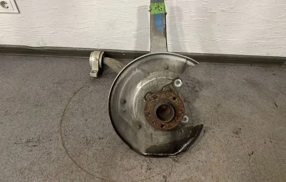 Volvo XC90 Front wheel hub spindle knuckle 31476879 31360700 31455102