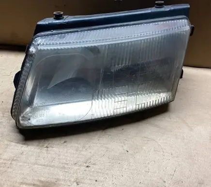 Volkswagen PASSAT B5 Headlight/headlamp 081411101L