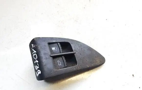 Volkswagen PASSAT B5.5 Fuel tank opening switch 1j0959831a 1j0959833a