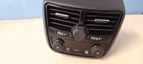 Rear air vent grill