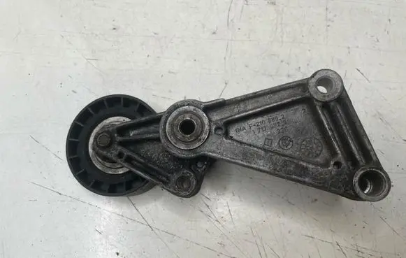 BMW 7 E38 Alternator belt tensioner 1717372