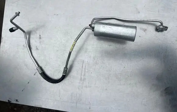Opel Vectra C Air conditioning (A/C) pipe/hose 13142597