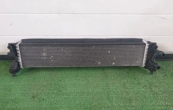 Volkswagen Sharan Intercooler radiator 7N0121253C