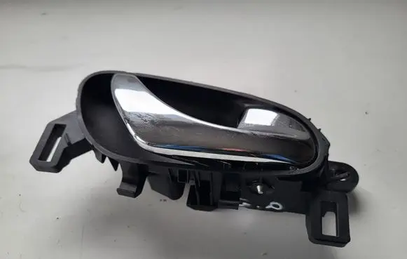 Nissan Qashqai Rear door interior handle