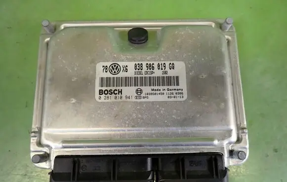Volkswagen PASSAT B5.5 Engine control unit/module ECU