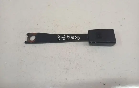 Toyota Yaris Front seatbelt buckle