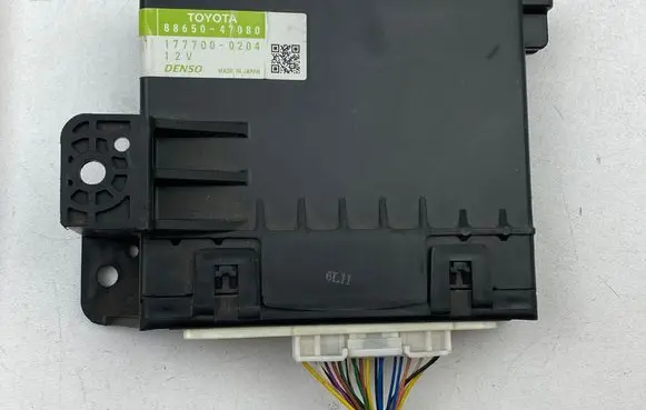 Toyota Prius (XW30) Air conditioner control unit module 8865047080 1777000204