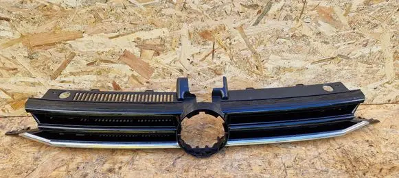 Citroen DS4 Front bumper upper radiator grill