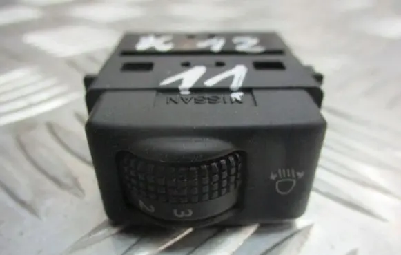 Nissan Micra Headlight level height control switch