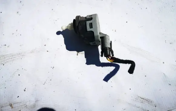 Headlight level adjustment motor