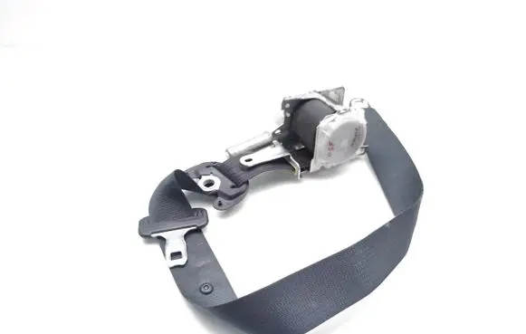 Toyota Avensis T270 Front seatbelt 7P3100-P