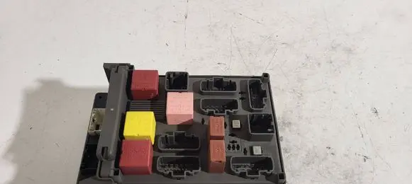 Renault Espace - Grand espace IV Fuse module 8200447438 8200315964 8200403412