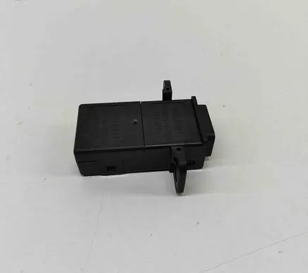 Nissan Juke II F16 USB socket connector CBC0033060010 CBC00330200X0