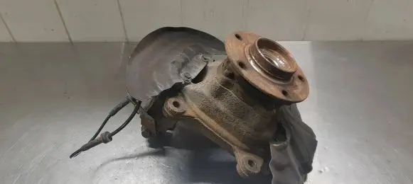 BMW X3 F25 Front wheel hub