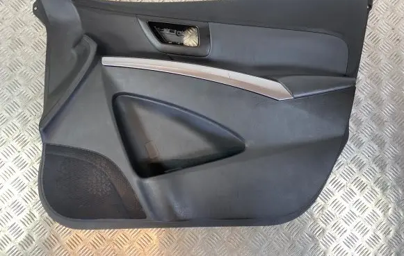 Suzuki SX4 S-Cross Front door card panel trim