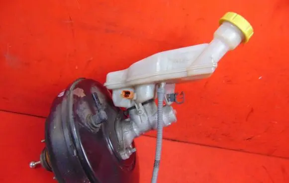 Peugeot 207 Brake booster 9688424480