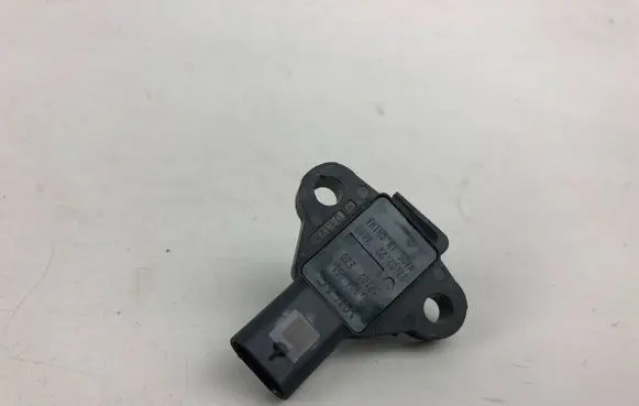 Volkswagen Golf VIII Air pressure sensor 04E906051H