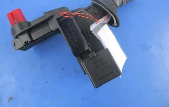 Ford Mondeo MK I Other switches/knobs/shifts 93BG13B302AB