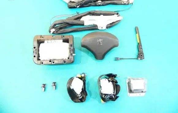 Peugeot 5008 Airbag set IMPRK923146