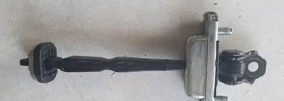 Opel Mokka Front door check strap stopper