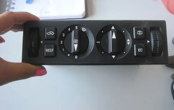 Mercedes-Benz SL R129 Climate control unit A1298300485 1298300485